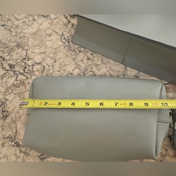 LAUNDRY by SHELLI SEGAL Gray Large Tote Bag With Pouch Exc cond / like new - Picture 11 of 14